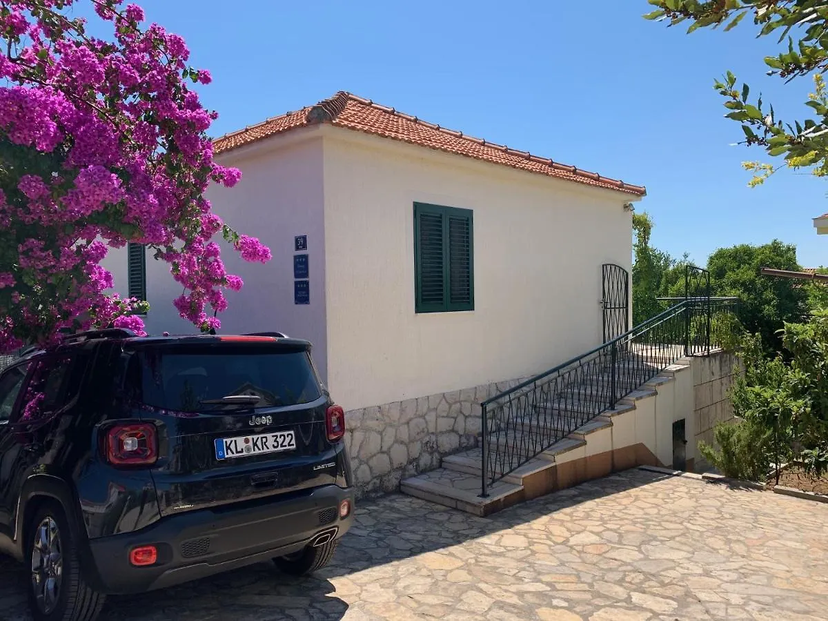 Studio Apartment Mao Trogir