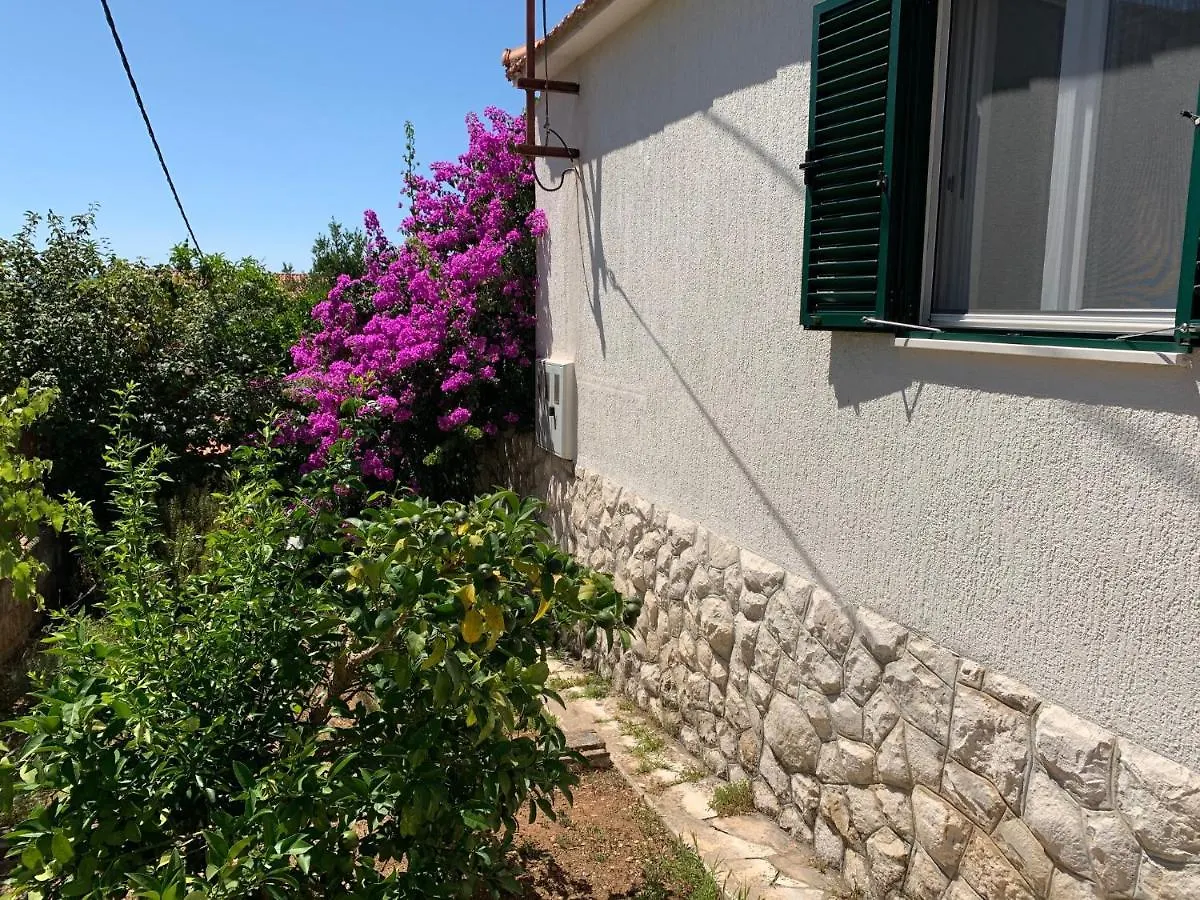 Studio Apartment Mao Trogir 0*,