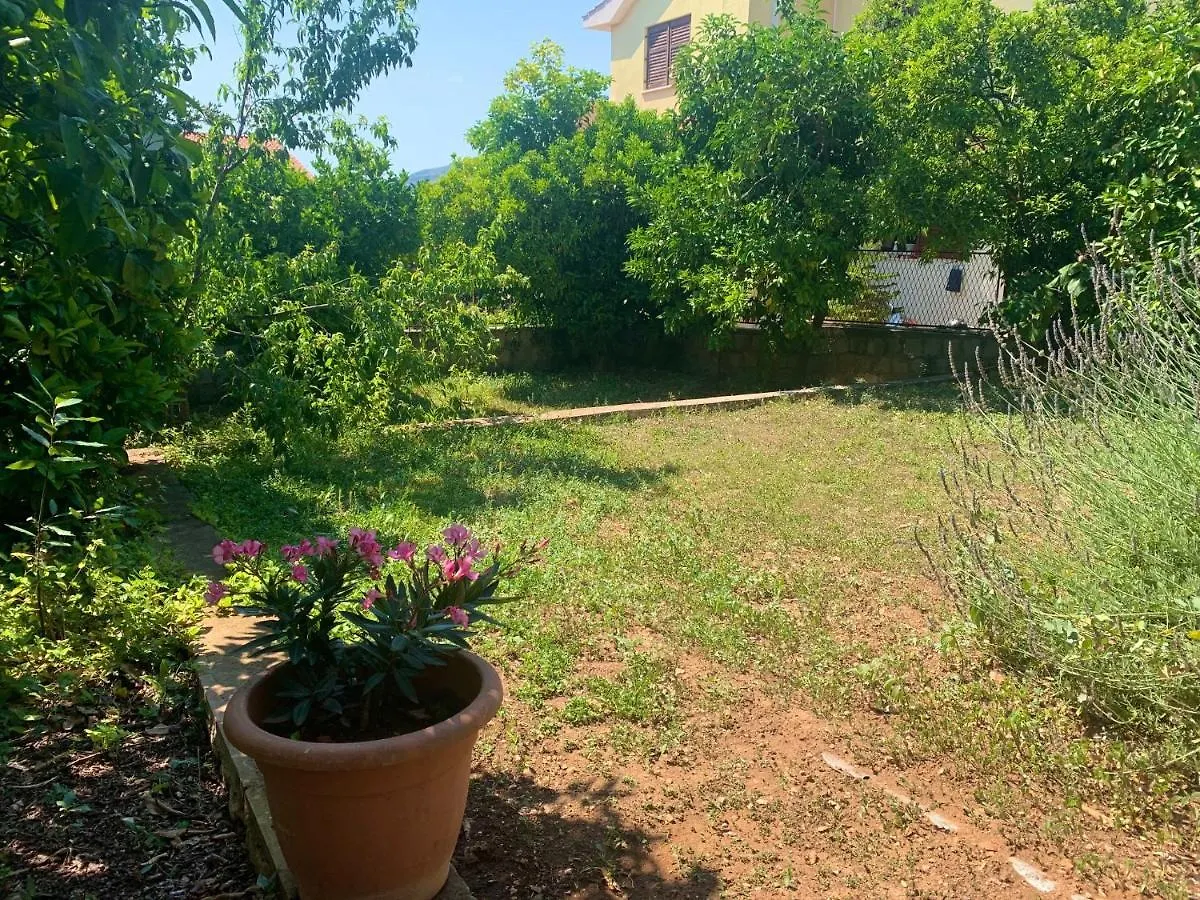 Studio Apartment Mao Trogir
