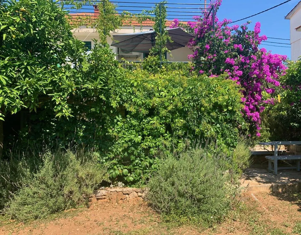 Studio Apartment Mao Trogir