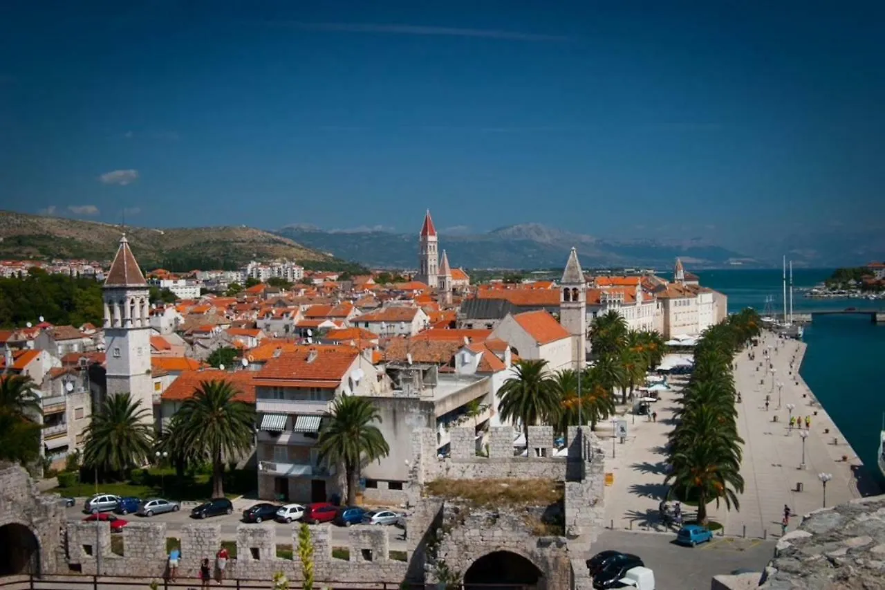Studio Apartment Mao Trogir Croatia