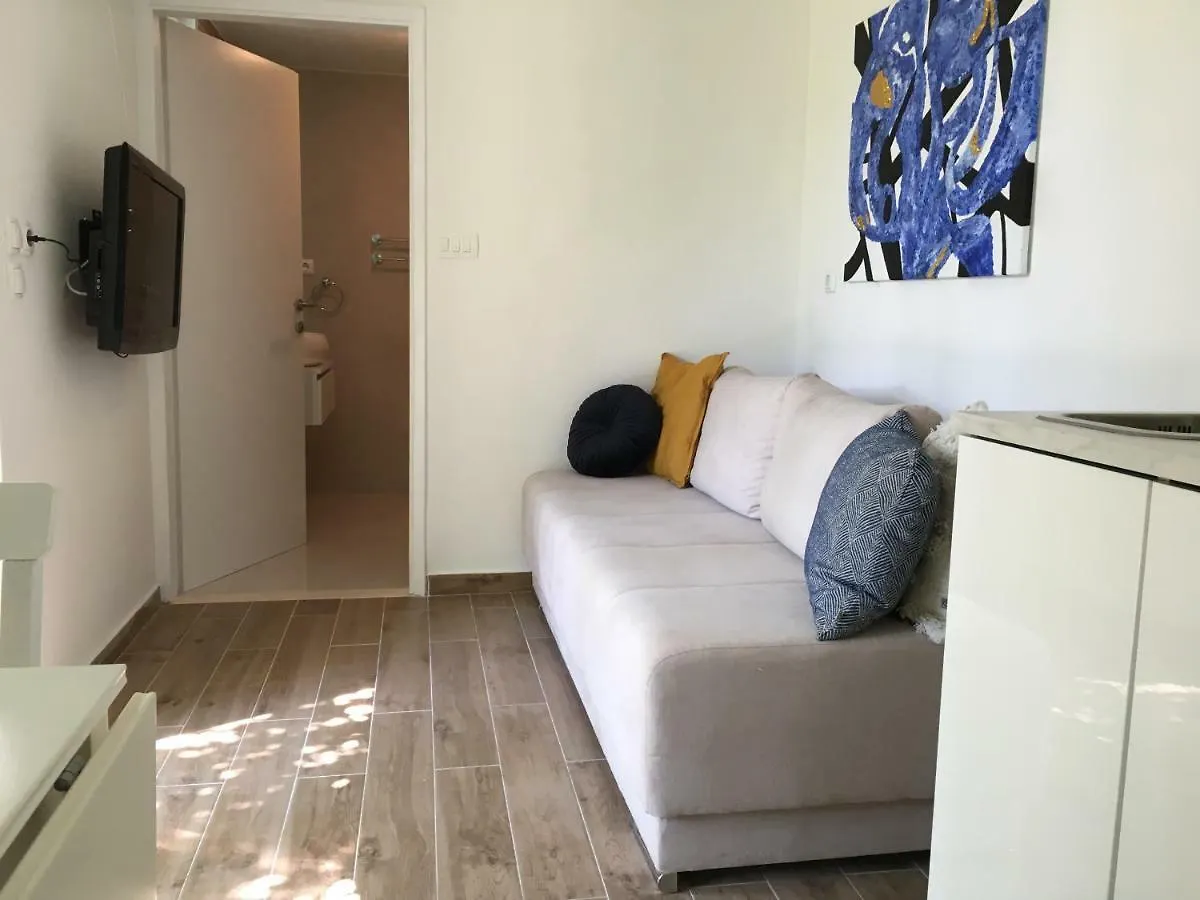 Studio Apartment Mao Trogir Croatia