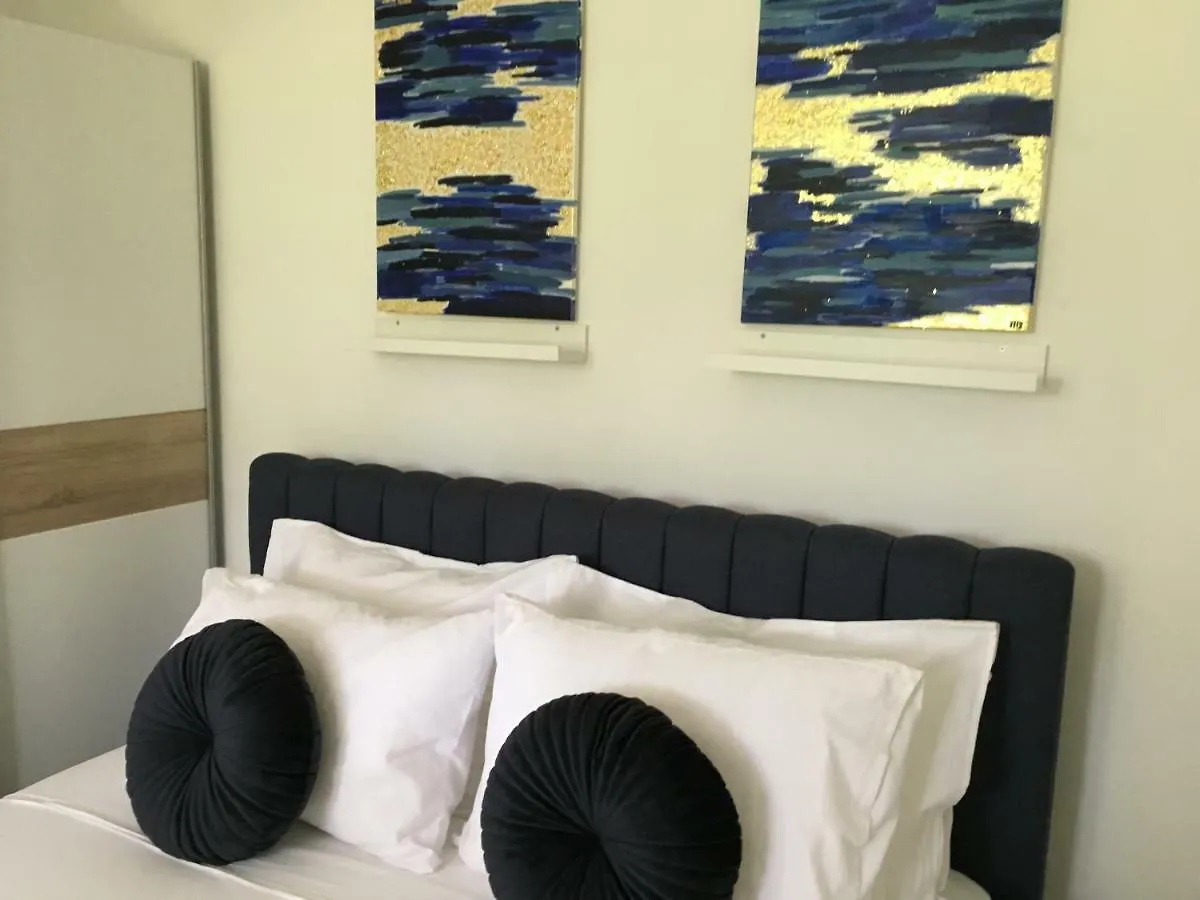 Studio Apartment Mao Trogir 0*,